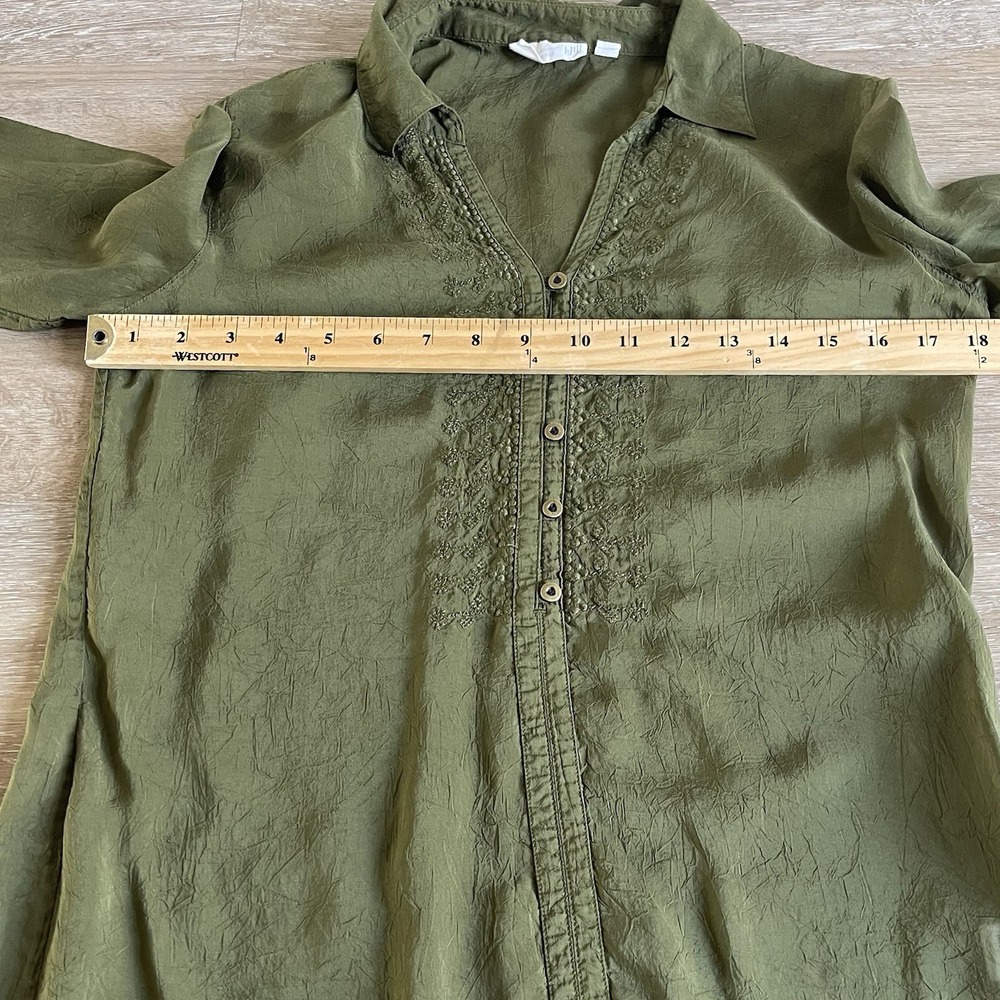 J. Jill Uncommon Threads Sheer Embroidered Tunic XS Fern Green Blouse Buttons - Picture 3 of 8